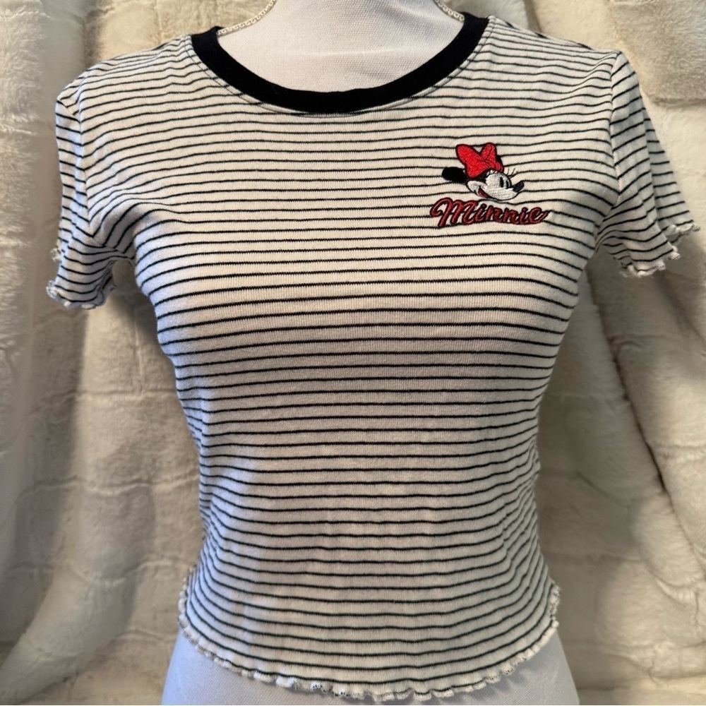 Disney Minnie Cropped Short Sleeve Shirt/Tee. Size Medium.Cute Ruffles on sleeve